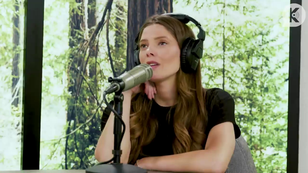 Ashley-Greene-dot-nl_TheTwilightEffect-BreakingDawnPart2-RewatchPart3of3-4972.jpg