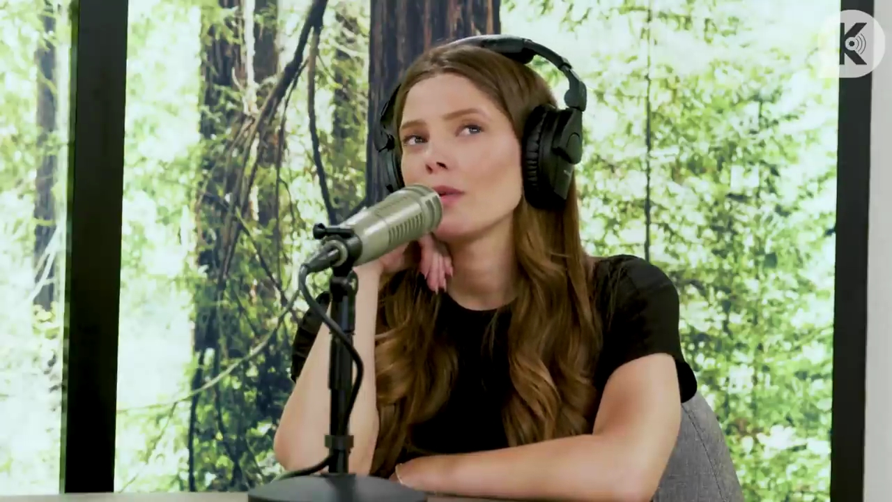 Ashley-Greene-dot-nl_TheTwilightEffect-BreakingDawnPart2-RewatchPart3of3-4973.jpg