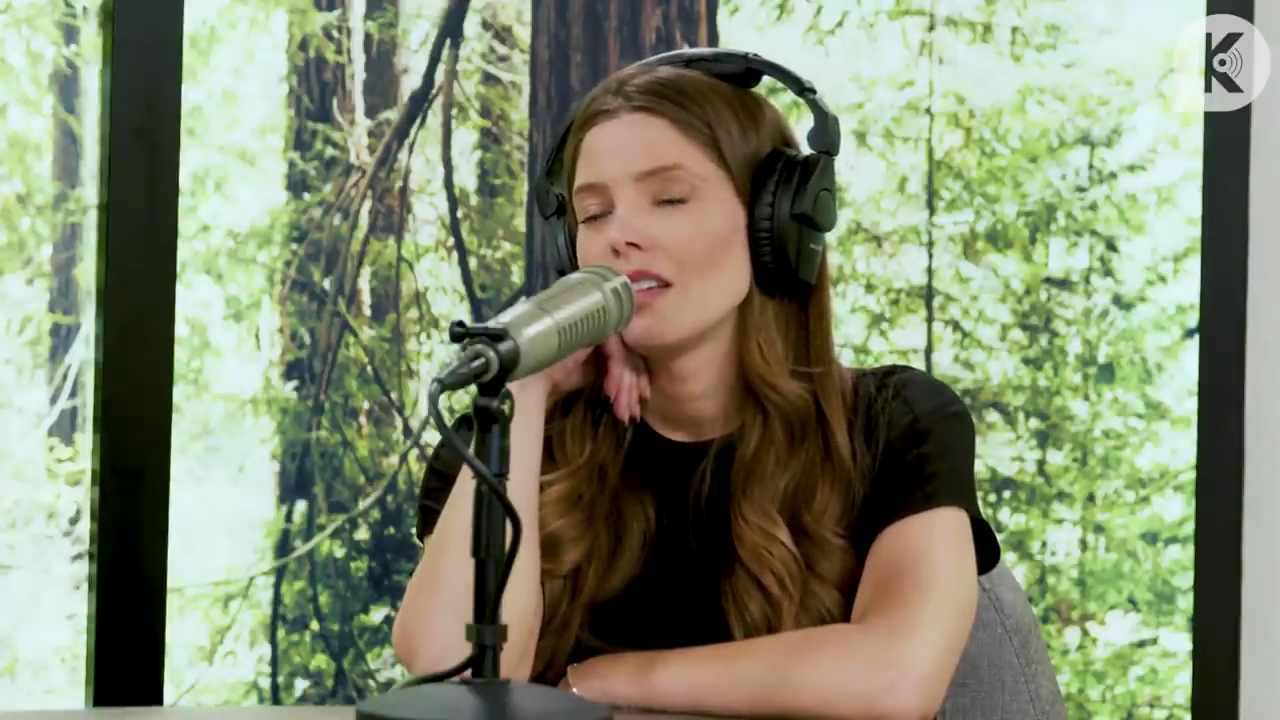 Ashley-Greene-dot-nl_TheTwilightEffect-BreakingDawnPart2-RewatchPart3of3-4975.jpg