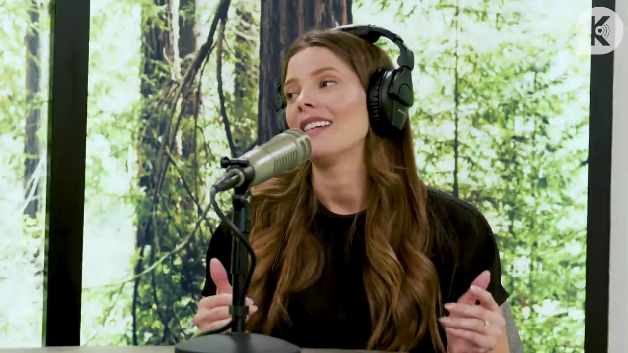 Ashley-Greene-dot-nl_TheTwilightEffect-BreakingDawnPart2-RewatchPart3of3-4986.jpg