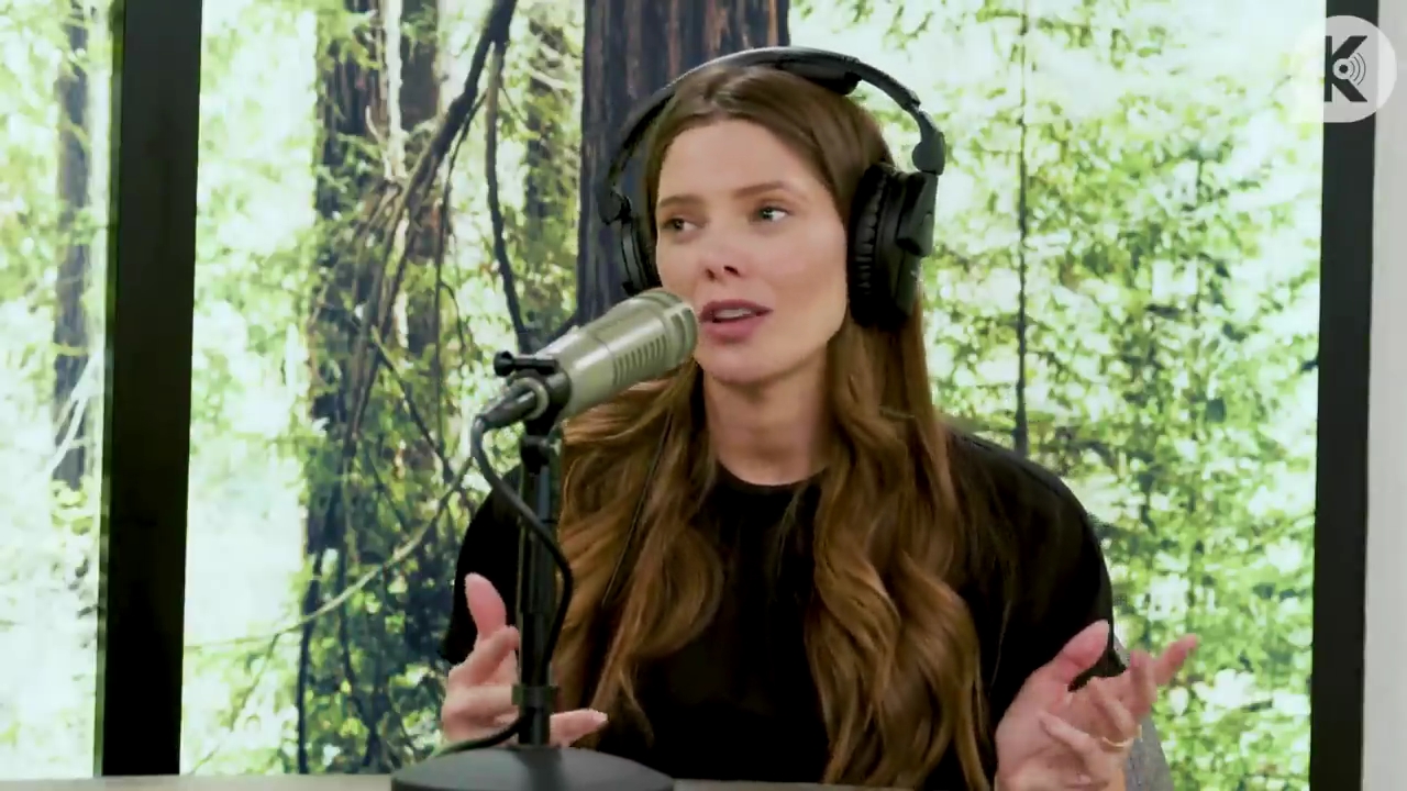 Ashley-Greene-dot-nl_TheTwilightEffect-BreakingDawnPart2-RewatchPart3of3-4987.jpg