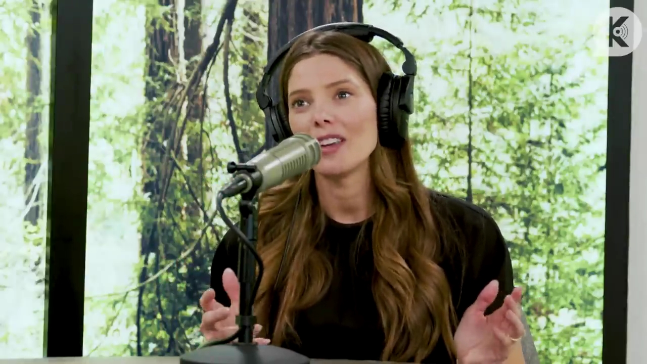 Ashley-Greene-dot-nl_TheTwilightEffect-BreakingDawnPart2-RewatchPart3of3-4988.jpg