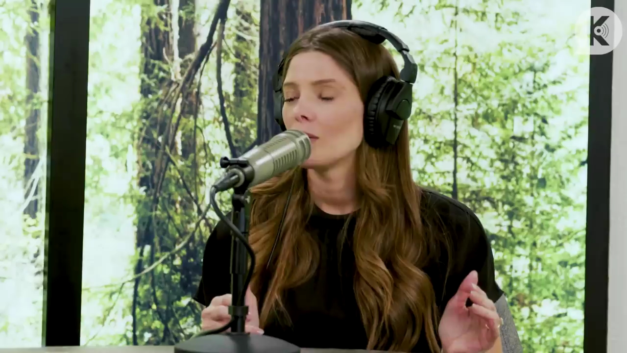 Ashley-Greene-dot-nl_TheTwilightEffect-BreakingDawnPart2-RewatchPart3of3-4991.jpg