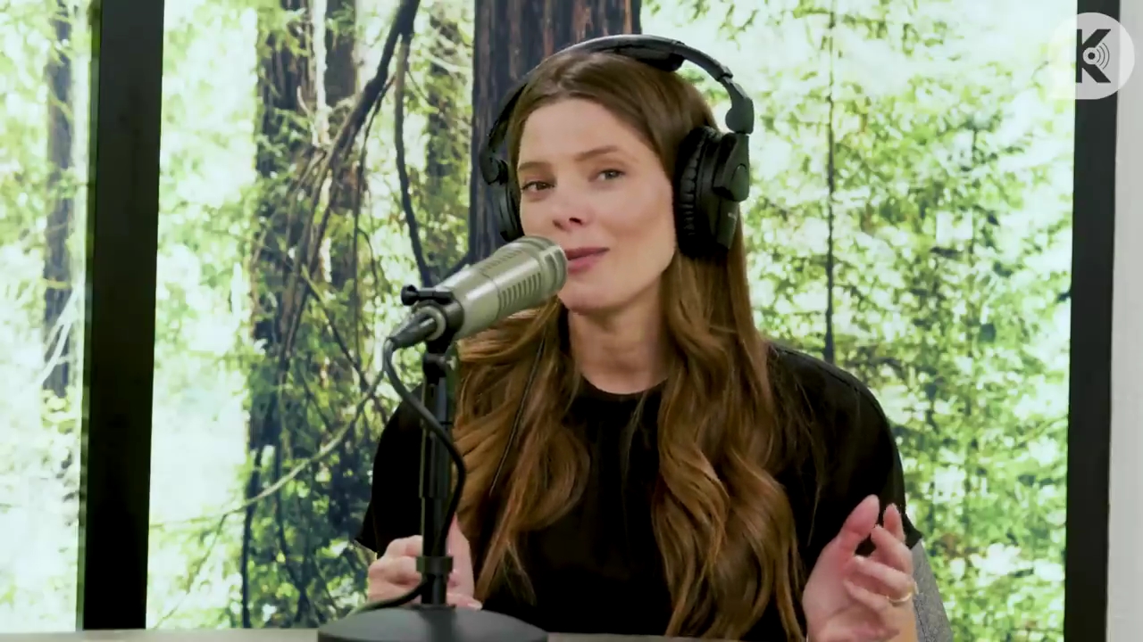 Ashley-Greene-dot-nl_TheTwilightEffect-BreakingDawnPart2-RewatchPart3of3-4992.jpg