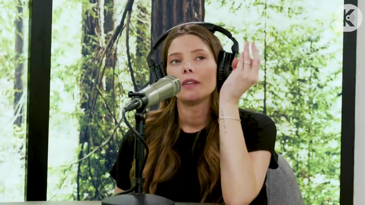 Ashley-Greene-dot-nl_TheTwilightEffect-BreakingDawnPart2-RewatchPart3of3-5011.jpg