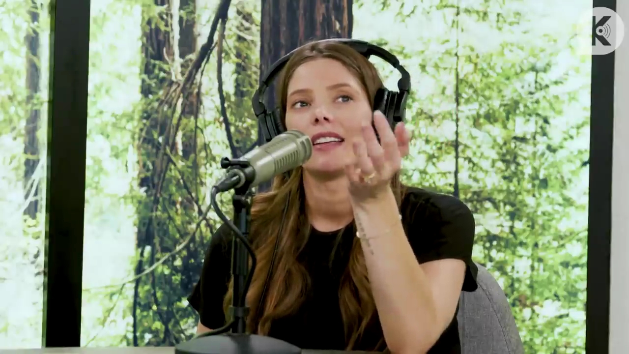 Ashley-Greene-dot-nl_TheTwilightEffect-BreakingDawnPart2-RewatchPart3of3-5013.jpg