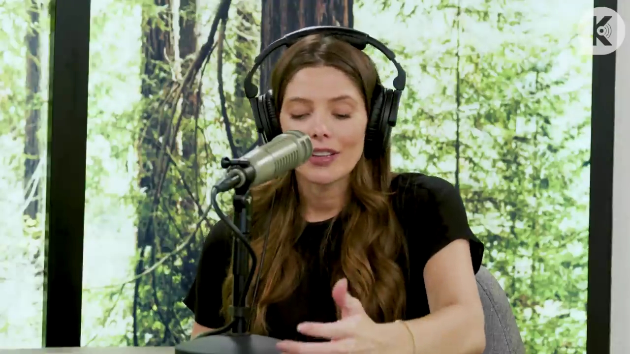 Ashley-Greene-dot-nl_TheTwilightEffect-BreakingDawnPart2-RewatchPart3of3-5018.jpg