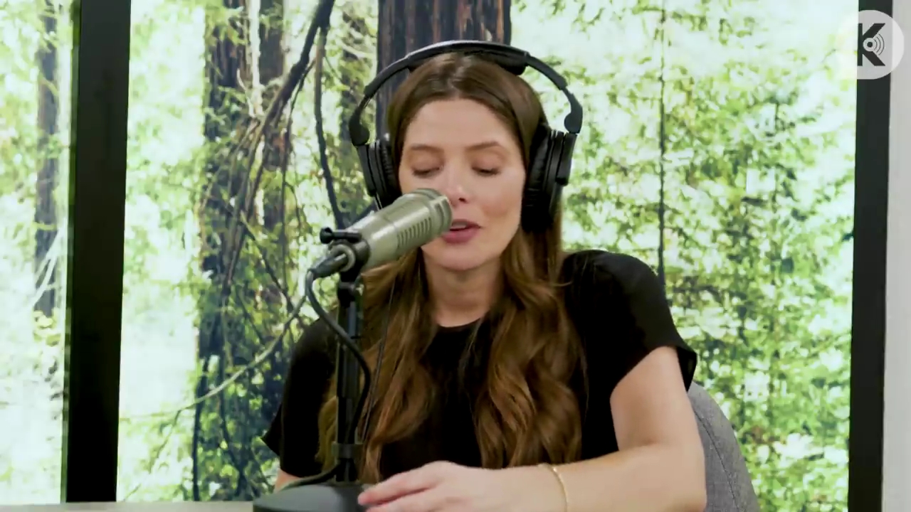 Ashley-Greene-dot-nl_TheTwilightEffect-BreakingDawnPart2-RewatchPart3of3-5019.jpg