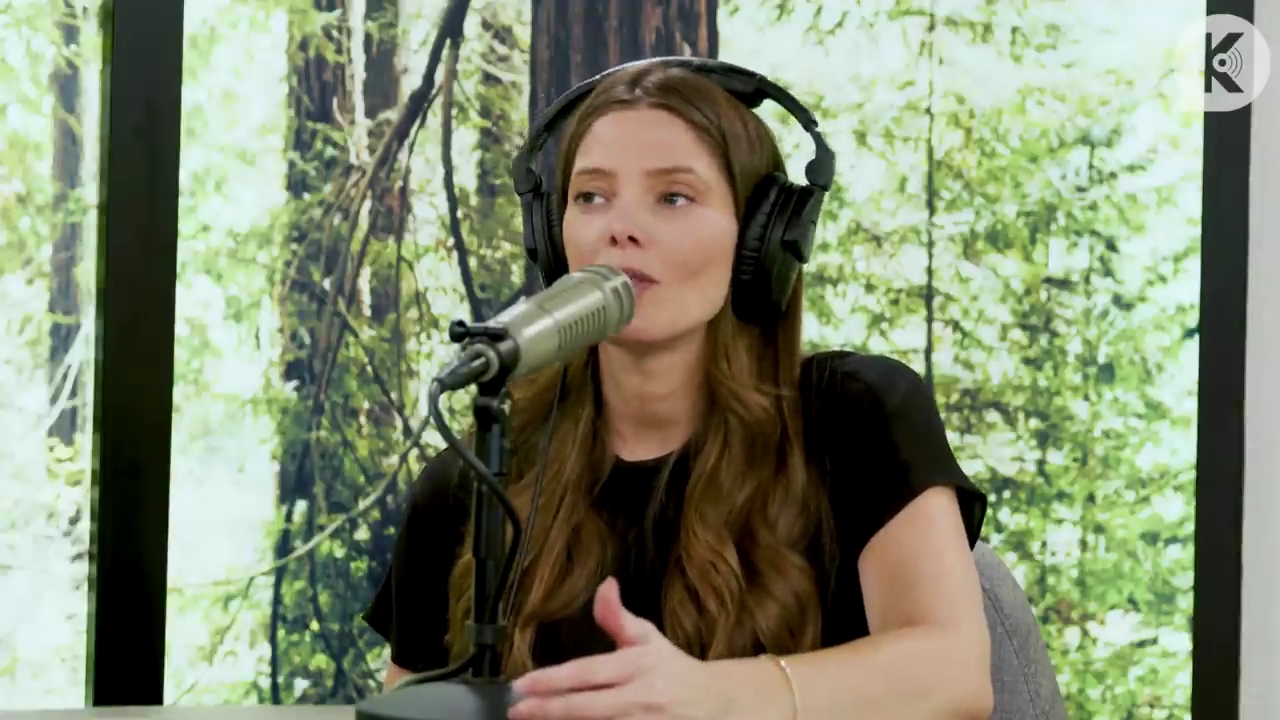 Ashley-Greene-dot-nl_TheTwilightEffect-BreakingDawnPart2-RewatchPart3of3-5020.jpg
