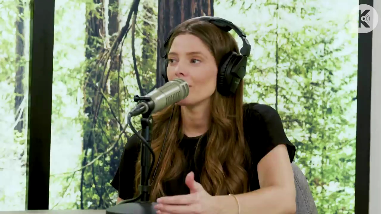 Ashley-Greene-dot-nl_TheTwilightEffect-BreakingDawnPart2-RewatchPart3of3-5028.jpg