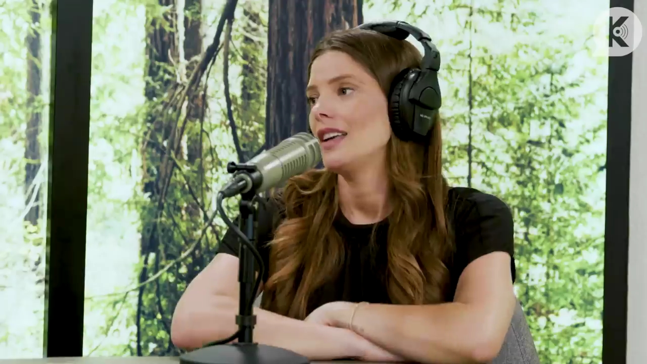 Ashley-Greene-dot-nl_TheTwilightEffect-BreakingDawnPart2-RewatchPart3of3-5035.jpg