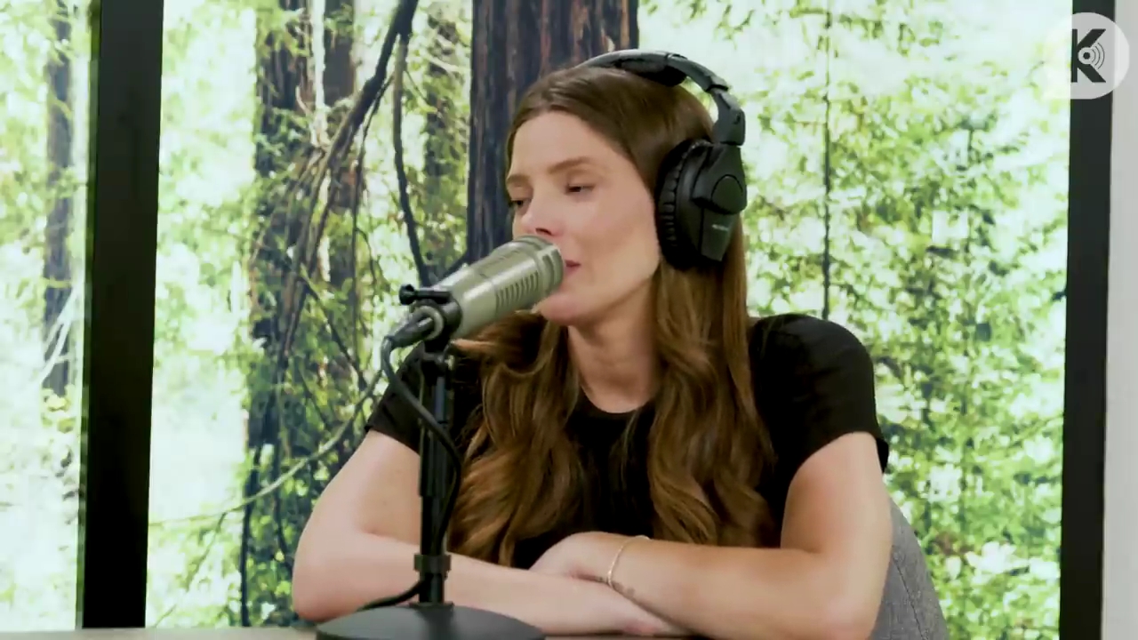 Ashley-Greene-dot-nl_TheTwilightEffect-BreakingDawnPart2-RewatchPart3of3-5055.jpg