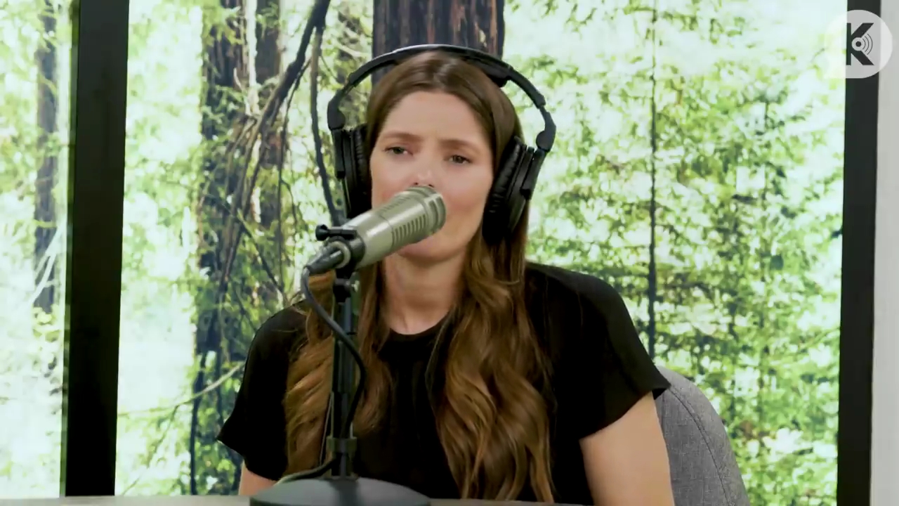 Ashley-Greene-dot-nl_TheTwilightEffect-BreakingDawnPart2-RewatchPart3of3-5069.jpg