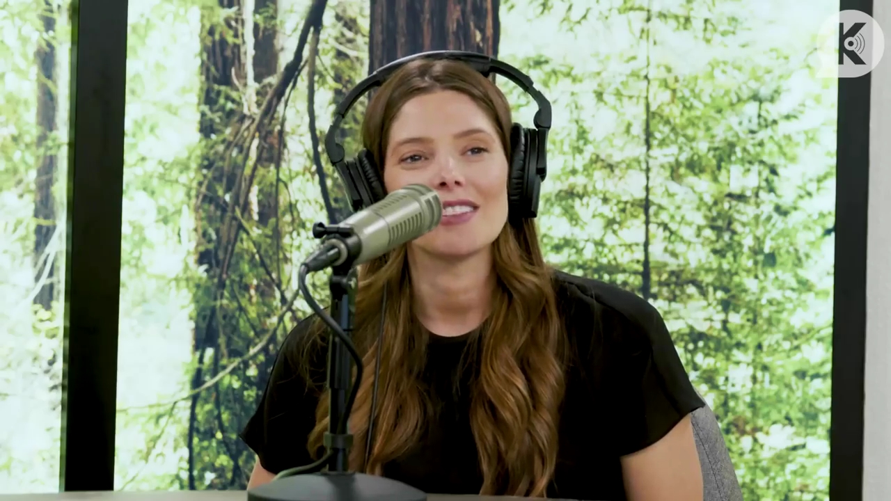 Ashley-Greene-dot-nl_TheTwilightEffect-BreakingDawnPart2-RewatchPart3of3-5119.jpg