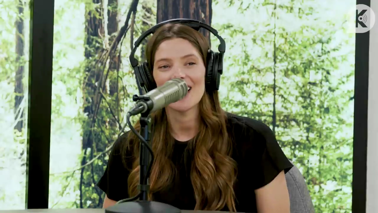 Ashley-Greene-dot-nl_TheTwilightEffect-BreakingDawnPart2-RewatchPart3of3-5152.jpg