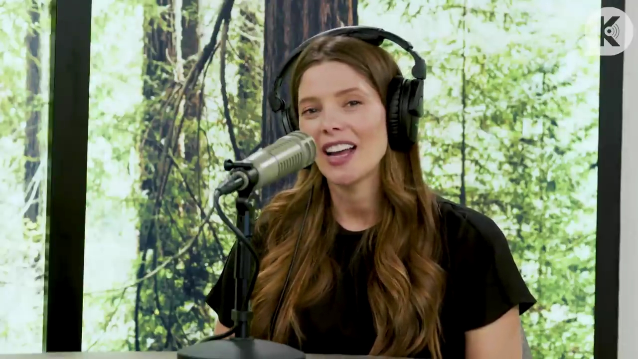 Ashley-Greene-dot-nl_TheTwilightEffect-BreakingDawnPart2-RewatchPart3of3-5157.jpg