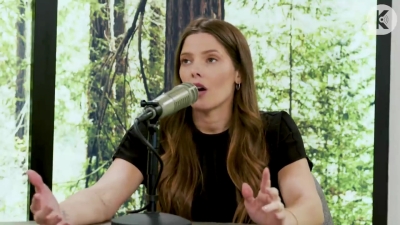 Ashley-Greene-dot-nl_TheTwilightEffect-BreakingDawnPart2-RewatchPart3of3-0290.jpg