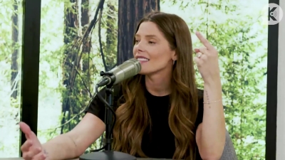 Ashley-Greene-dot-nl_TheTwilightEffect-BreakingDawnPart2-RewatchPart3of3-0299.jpg