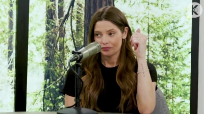 Ashley-Greene-dot-nl_TheTwilightEffect-BreakingDawnPart2-RewatchPart3of3-0380.jpg