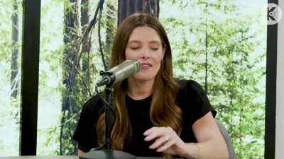 Ashley-Greene-dot-nl_TheTwilightEffect-BreakingDawnPart2-RewatchPart3of3-0392.jpg