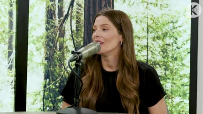 Ashley-Greene-dot-nl_TheTwilightEffect-BreakingDawnPart2-RewatchPart3of3-0472.jpg