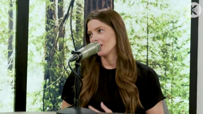 Ashley-Greene-dot-nl_TheTwilightEffect-BreakingDawnPart2-RewatchPart3of3-0480.jpg