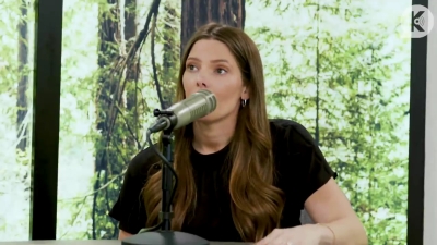 Ashley-Greene-dot-nl_TheTwilightEffect-BreakingDawnPart2-RewatchPart3of3-0496.jpg