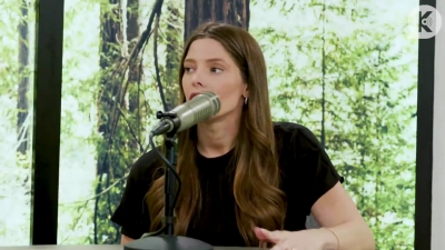 Ashley-Greene-dot-nl_TheTwilightEffect-BreakingDawnPart2-RewatchPart3of3-0499.jpg