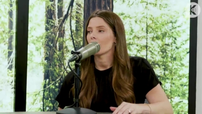 Ashley-Greene-dot-nl_TheTwilightEffect-BreakingDawnPart2-RewatchPart3of3-0505.jpg