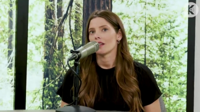 Ashley-Greene-dot-nl_TheTwilightEffect-BreakingDawnPart2-RewatchPart3of3-0571.jpg