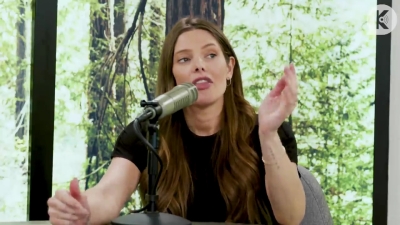 Ashley-Greene-dot-nl_TheTwilightEffect-BreakingDawnPart2-RewatchPart3of3-0648.jpg