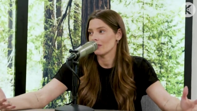 Ashley-Greene-dot-nl_TheTwilightEffect-BreakingDawnPart2-RewatchPart3of3-0663.jpg
