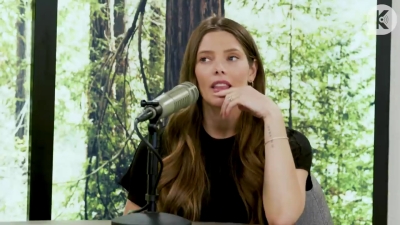 Ashley-Greene-dot-nl_TheTwilightEffect-BreakingDawnPart2-RewatchPart3of3-0720.jpg