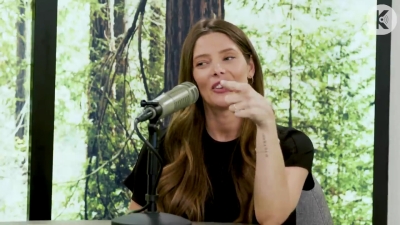 Ashley-Greene-dot-nl_TheTwilightEffect-BreakingDawnPart2-RewatchPart3of3-0756.jpg