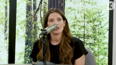 Ashley-Greene-dot-nl_TheTwilightEffect-BreakingDawnPart2-RewatchPart3of3-1228.jpg
