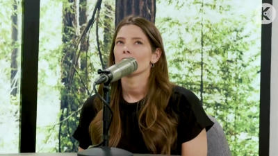 Ashley-Greene-dot-nl_TheTwilightEffect-BreakingDawnPart2-RewatchPart3of3-1261.jpg