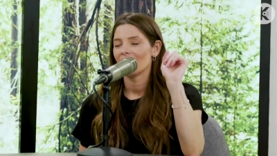 Ashley-Greene-dot-nl_TheTwilightEffect-BreakingDawnPart2-RewatchPart3of3-1453.jpg