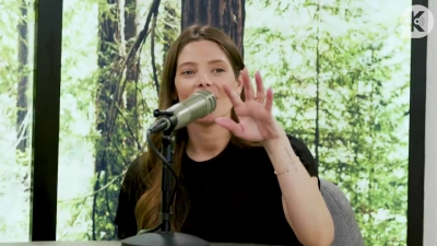 Ashley-Greene-dot-nl_TheTwilightEffect-BreakingDawnPart2-RewatchPart3of3-2216.jpg