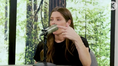 Ashley-Greene-dot-nl_TheTwilightEffect-BreakingDawnPart2-RewatchPart3of3-2372.jpg