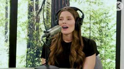 Ashley-Greene-dot-nl_TheTwilightEffect-BreakingDawnPart2-RewatchPart3of3-4354.jpg