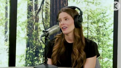 Ashley-Greene-dot-nl_TheTwilightEffect-BreakingDawnPart2-RewatchPart3of3-4360.jpg