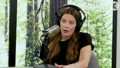 Ashley-Greene-dot-nl_TheTwilightEffect-BreakingDawnPart2-RewatchPart3of3-4800.jpg