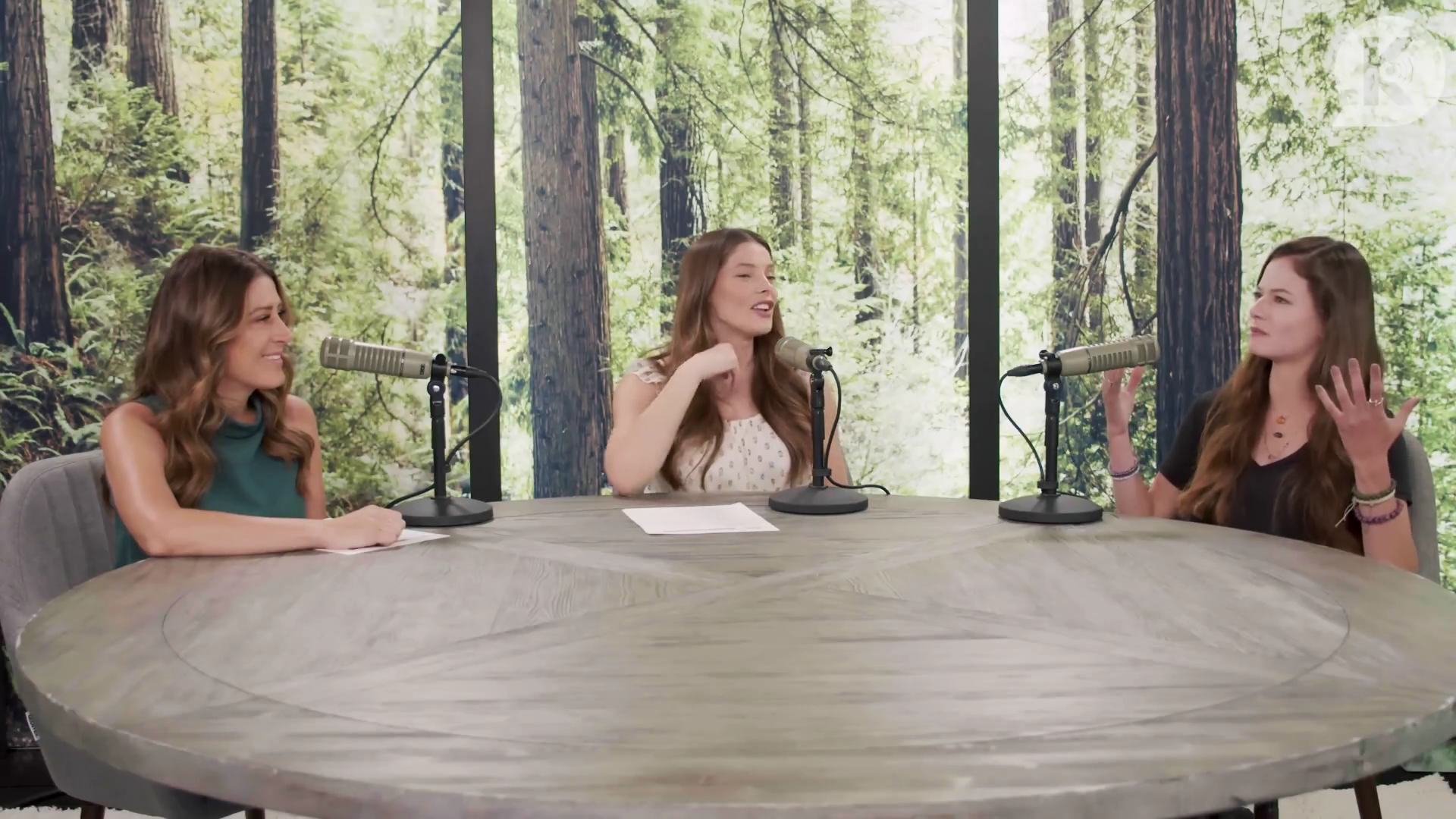 Ashley-Greene-dot-nl_TheTwilightEffect-MackenzieFoy0377.jpg Ashley-Greene-dot-nl_TheTwilightEffect-MackenzieFoy0377.jpg