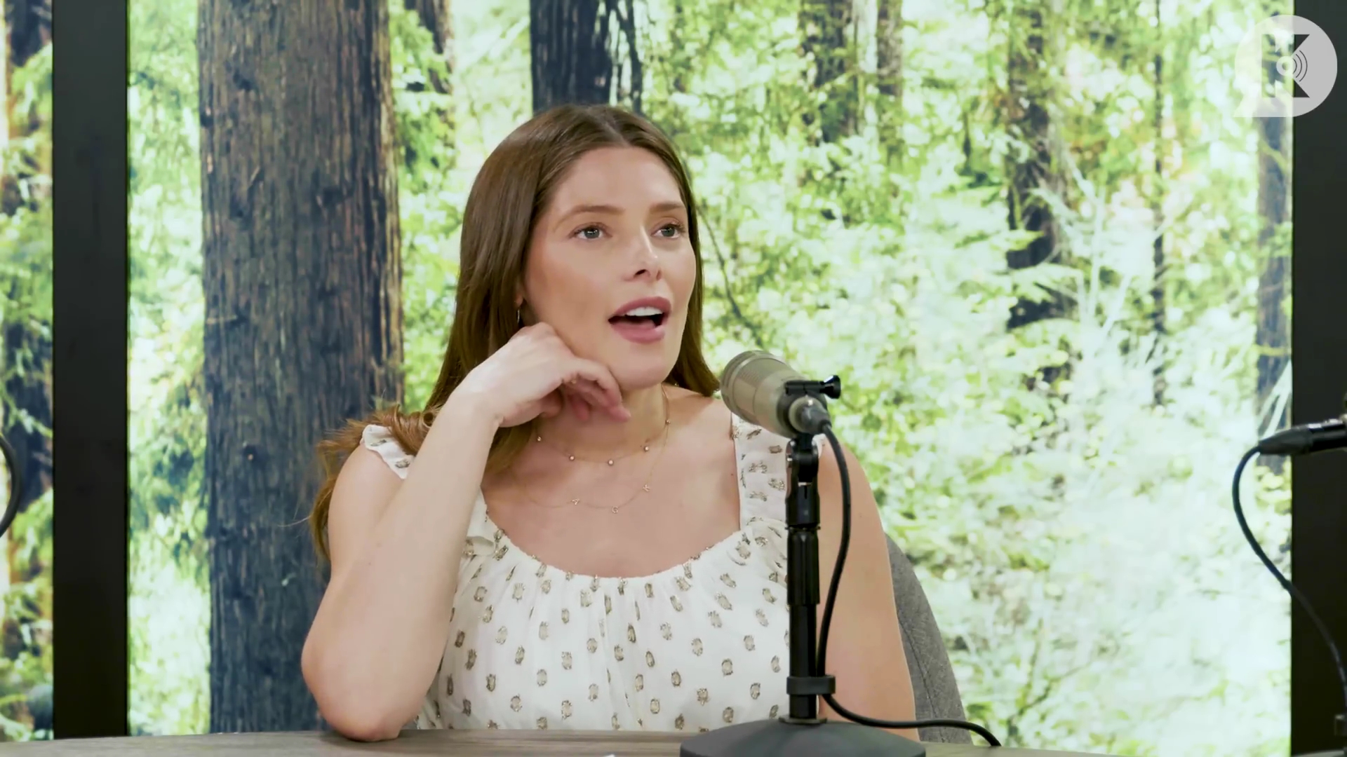 Ashley-Greene-dot-nl_TheTwilightEffect-MackenzieFoy0683.jpg