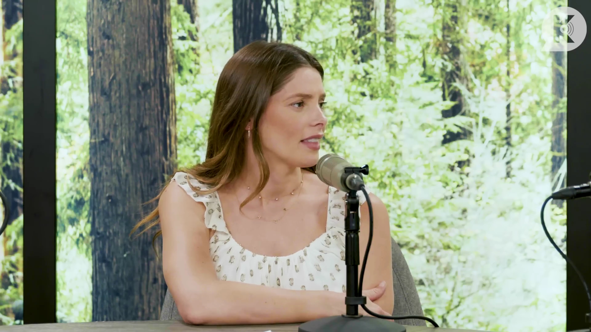 Ashley-Greene-dot-nl_TheTwilightEffect-MackenzieFoy0837.jpg