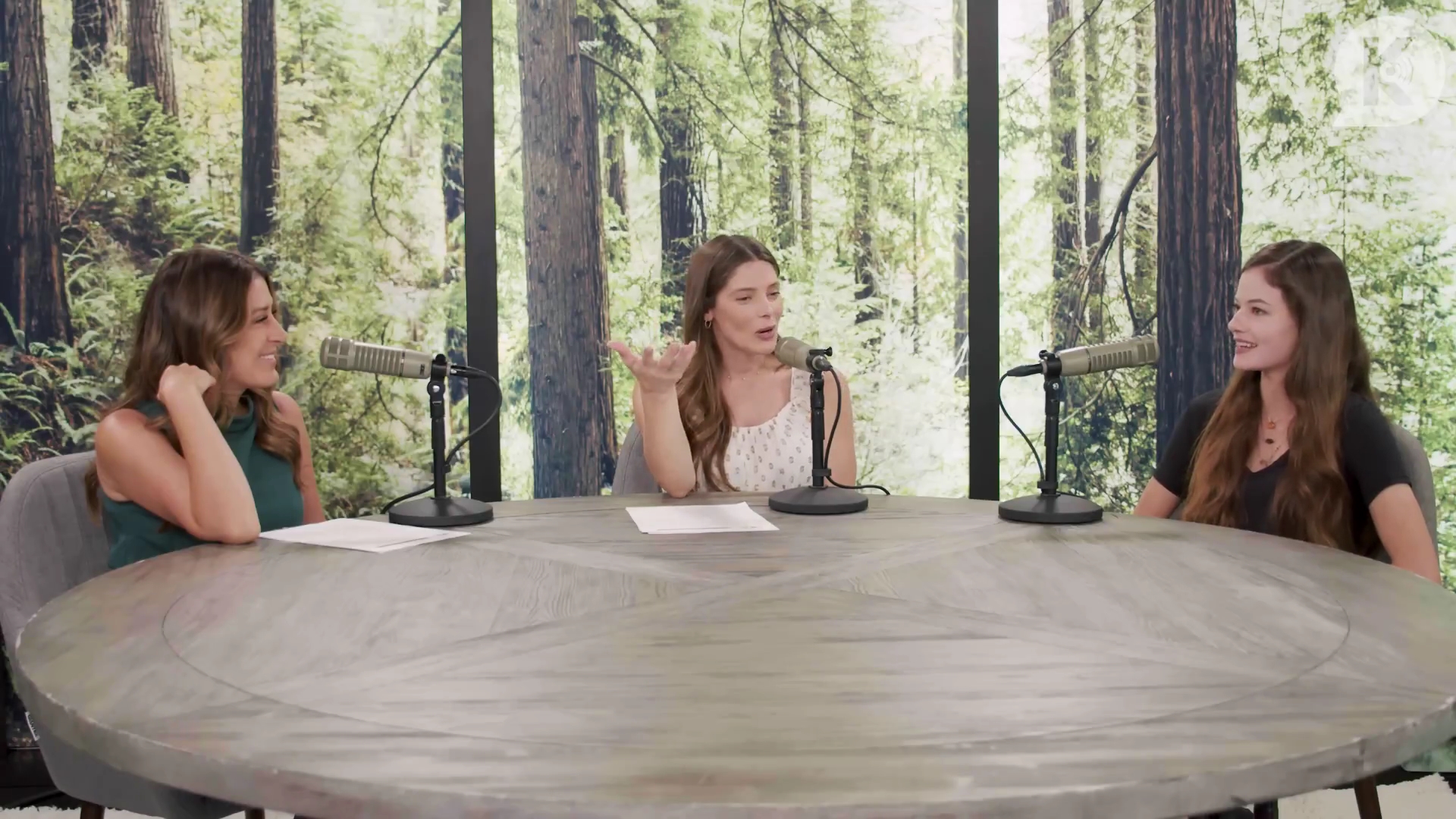 Ashley-Greene-dot-nl_TheTwilightEffect-MackenzieFoy1348.jpg Ashley-Greene-dot-nl_TheTwilightEffect-MackenzieFoy1348.jpg