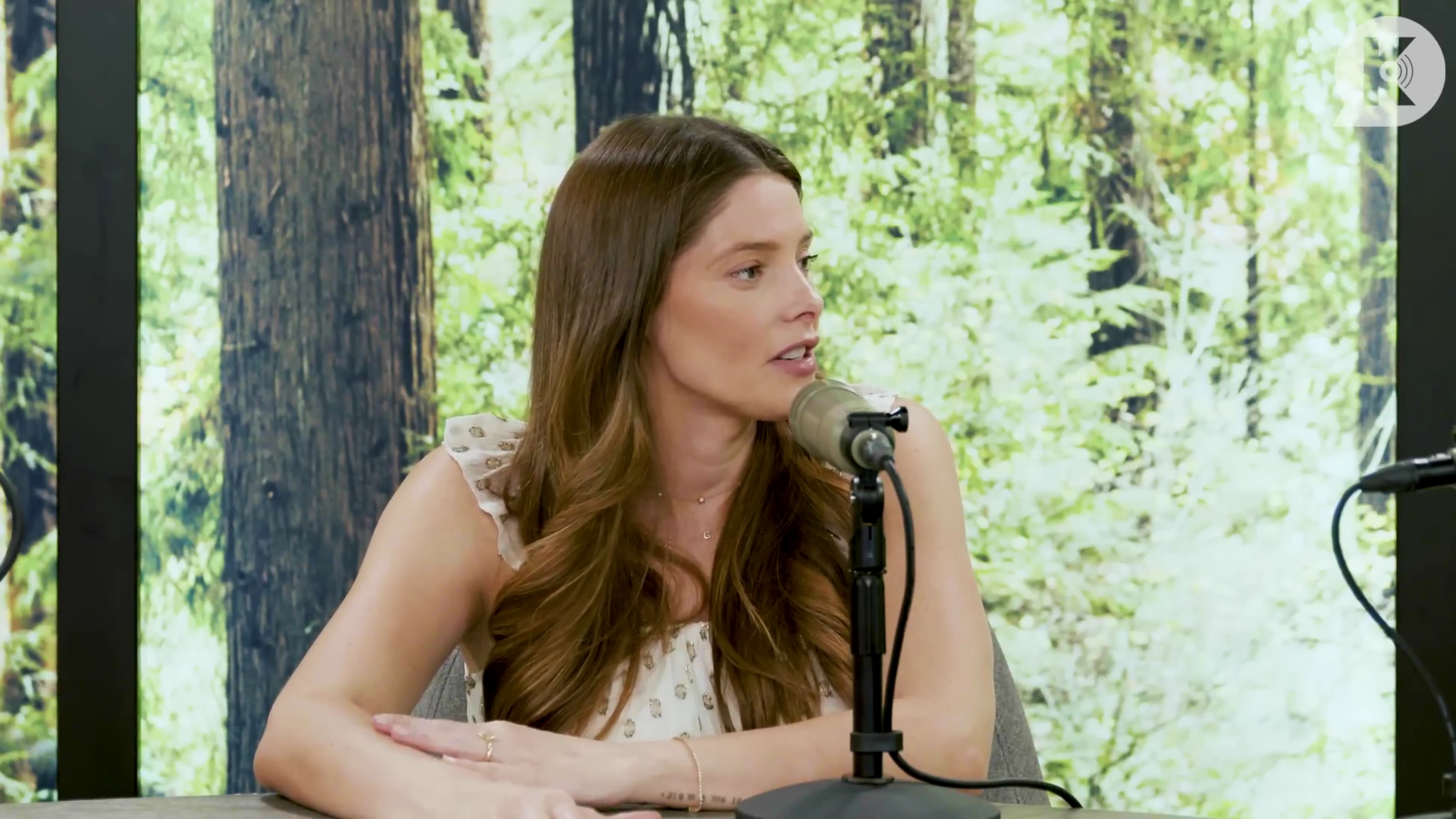 Ashley-Greene-dot-nl_TheTwilightEffect-MackenzieFoy1999.jpg Ashley-Greene-dot-nl_TheTwilightEffect-MackenzieFoy1999.jpg