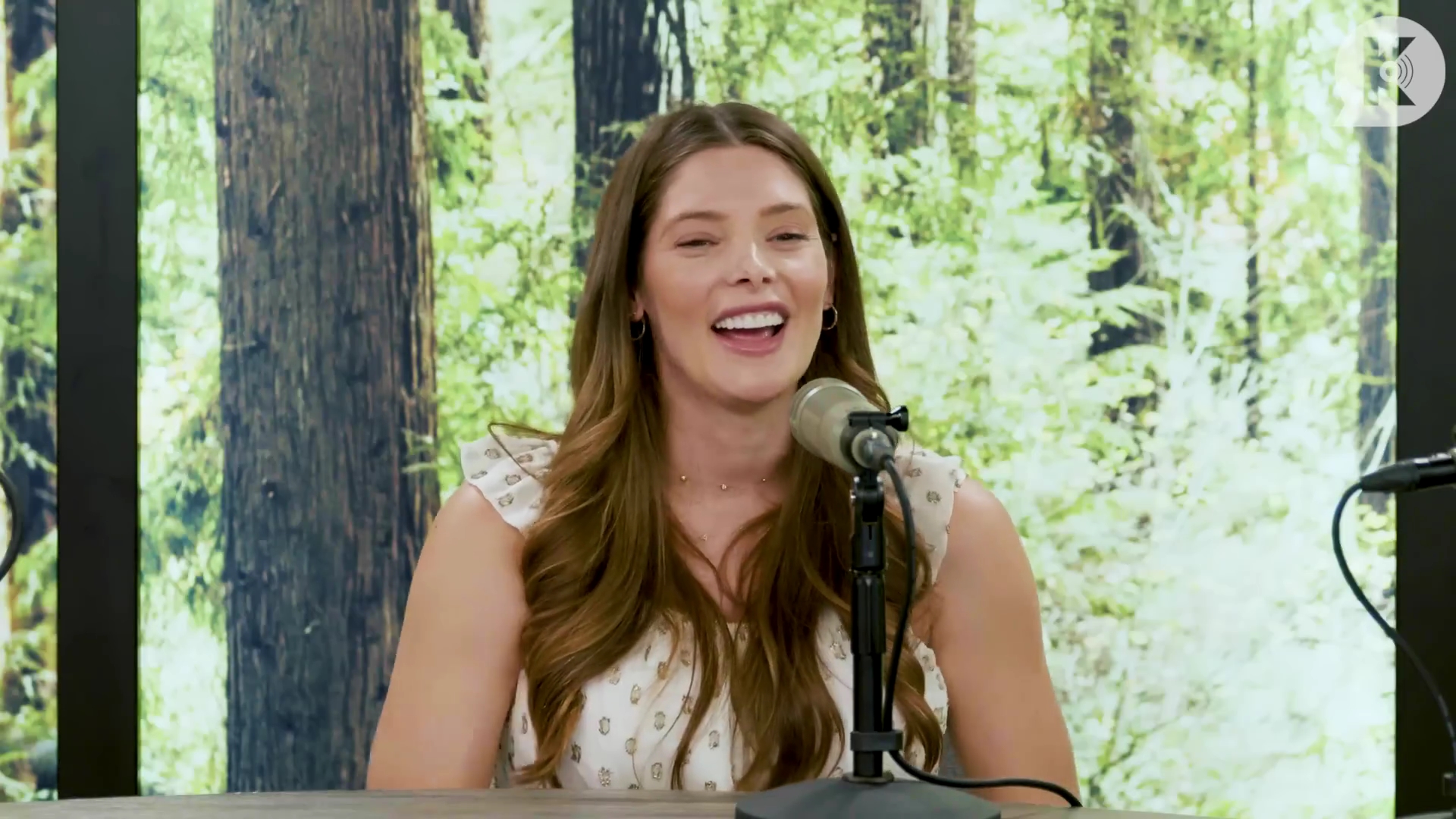 Ashley-Greene-dot-nl_TheTwilightEffect-MackenzieFoy2560.jpg