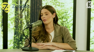 Ashley-Greene-dot-nl_TheTwilightEffect-MackenzieFoy0936.jpg
