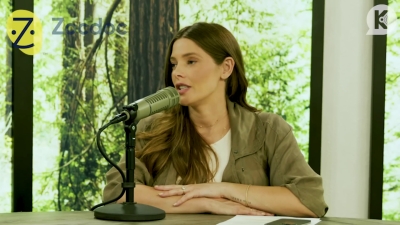 Ashley-Greene-dot-nl_TheTwilightEffect-MackenzieFoy0938.jpg